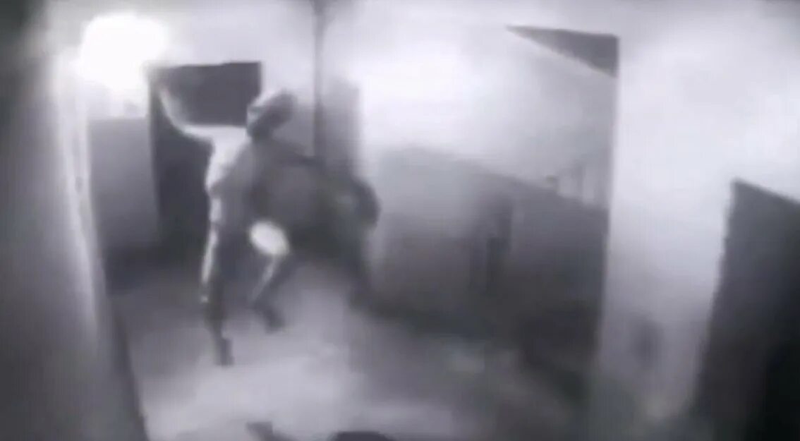 Призрака нет. Страшные призраки в доме. Призрака нет. Призрак нет читать. Домашний призрак.