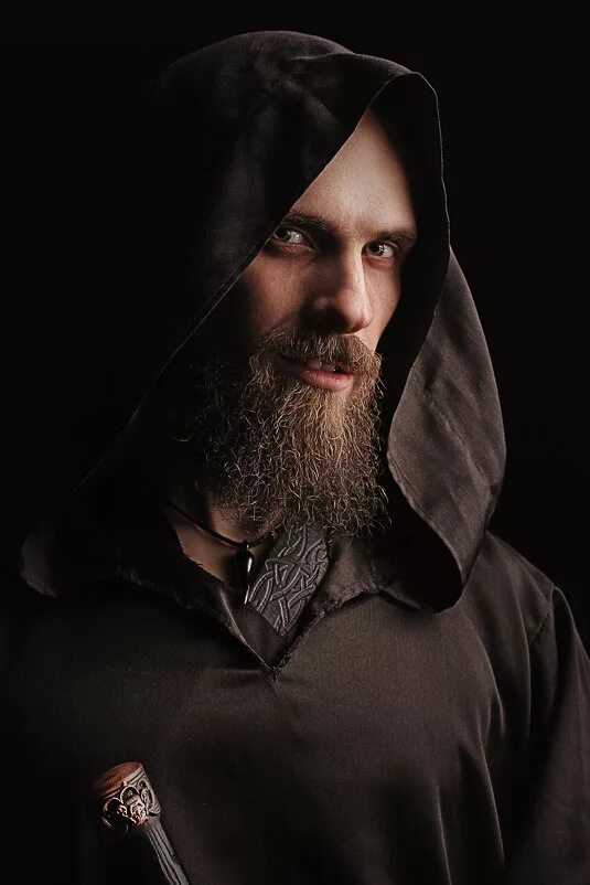 темный монах. красивый монах. красивые монахи. красивые православные священники. православный монах аскет.
