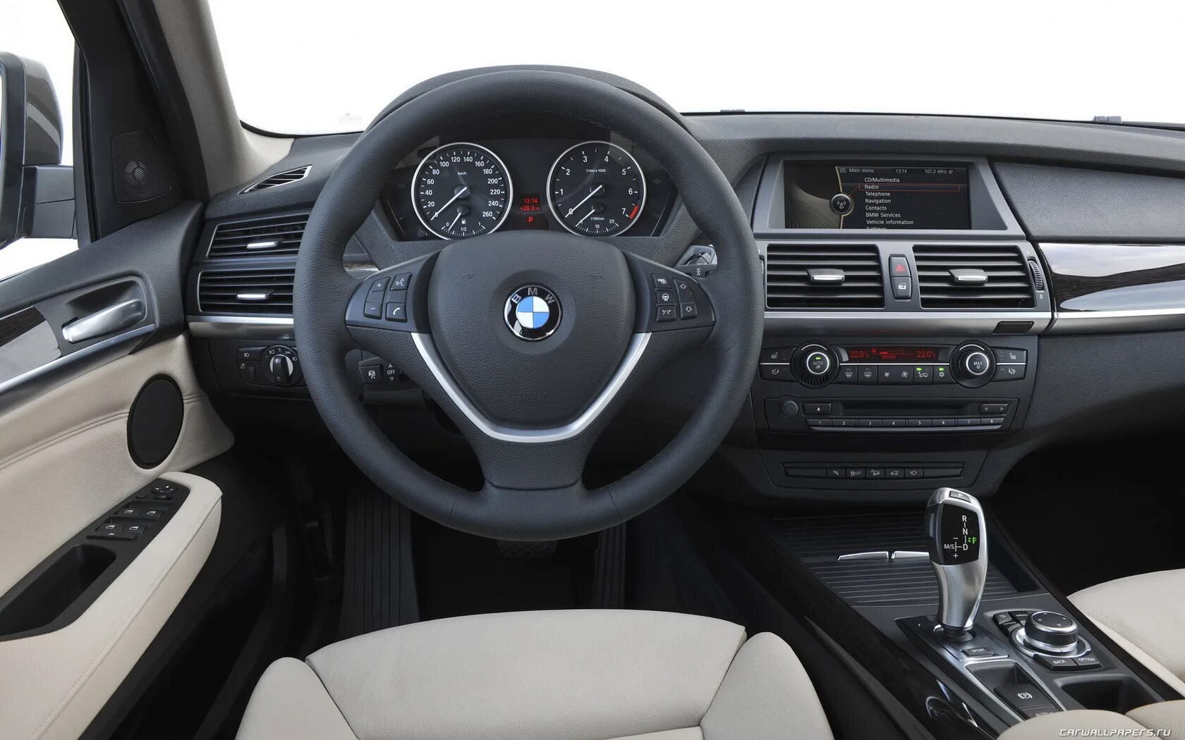Bmw x5 топливо. BMW x5 e70 2010. BMW x5 2011. BMW x5 Interior 2013. BMW x5 e70 xdrive50i.