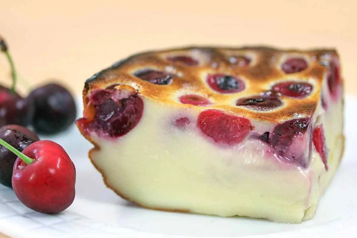 Десерт клафути. Clafoutis. клафути – clafoutis. французский десерт вишнёвый клаффути. клафути в разрезе.