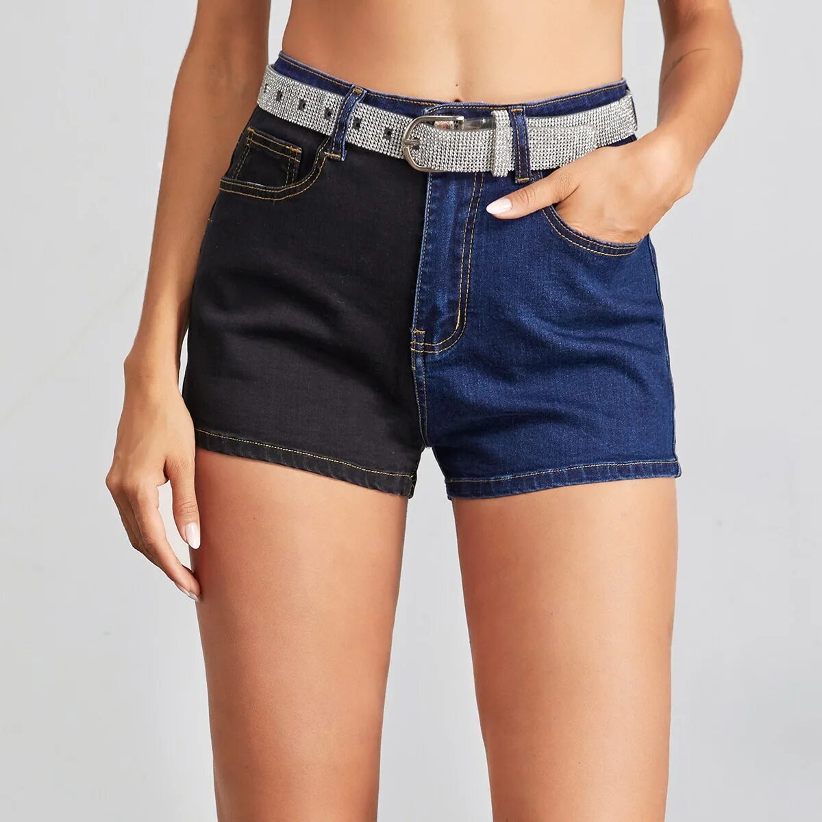 Шорты без пояса. Шорты женские. Джинсовые шорты. Широкие шорты. Шорты без человека.