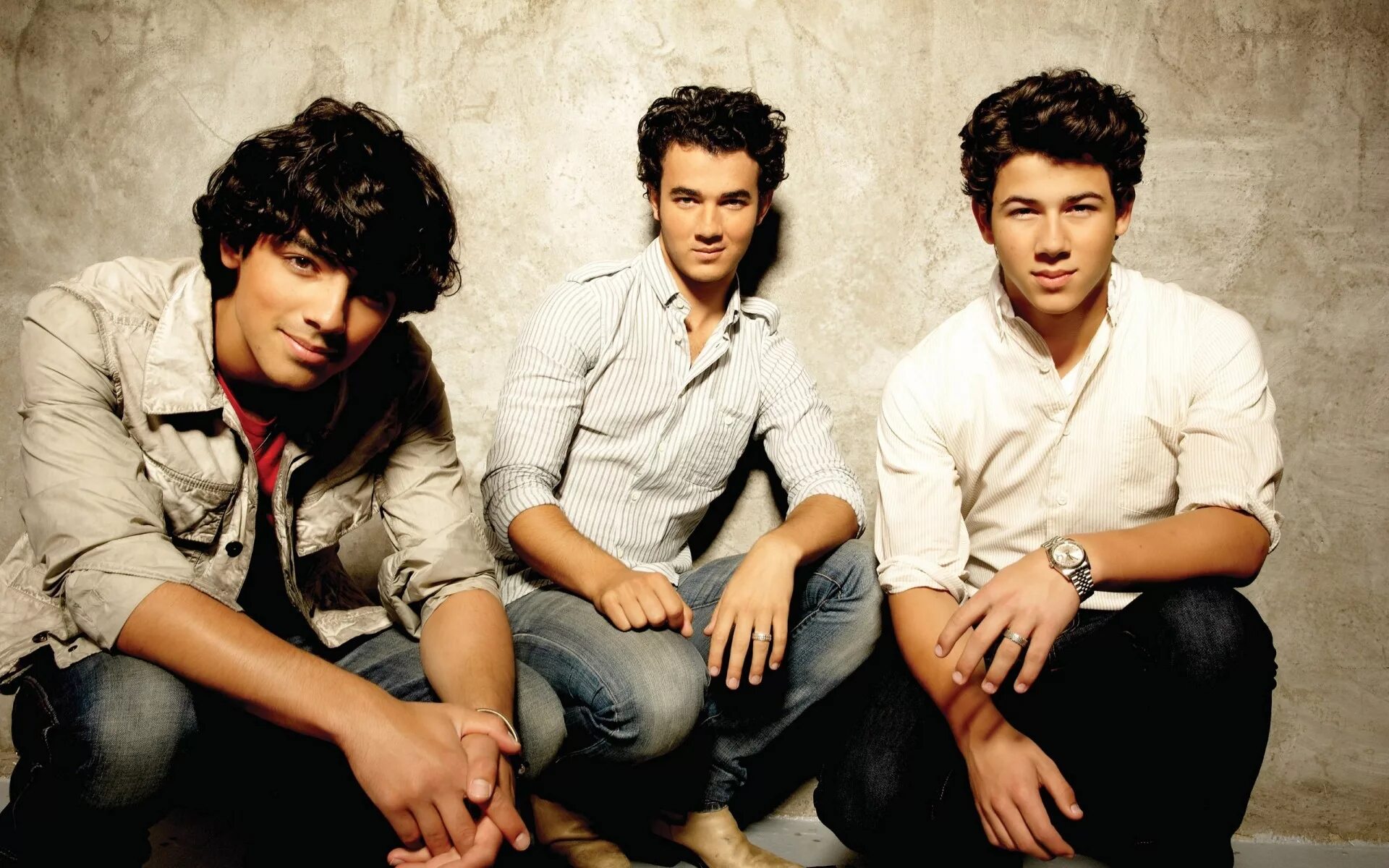 Группа бразер. Группа Jonas brothers. Джонас бразерс 2009. Jonas brothers 2022. Jonas brothers 2010.