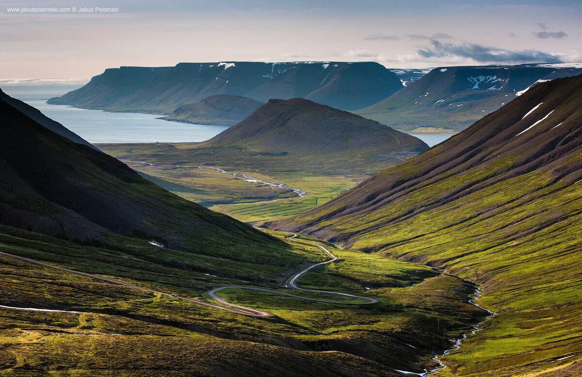 Рейкьявик Исландия горы. Озеро Тоурисватн Исландия. Исландия ландшафт. Вулканический ландшафт Исландии. Исландия какая европа