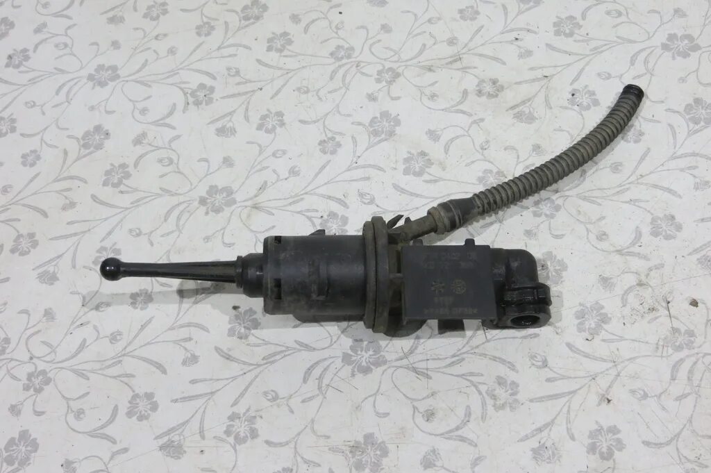 Рабочий цилиндр сцепления skoda fabia 1 ame. 1k0721388ab. Рабочий цилиндр сцепления skoda a5. 1k0721388s. Главный цилиндр сцепления шкода.