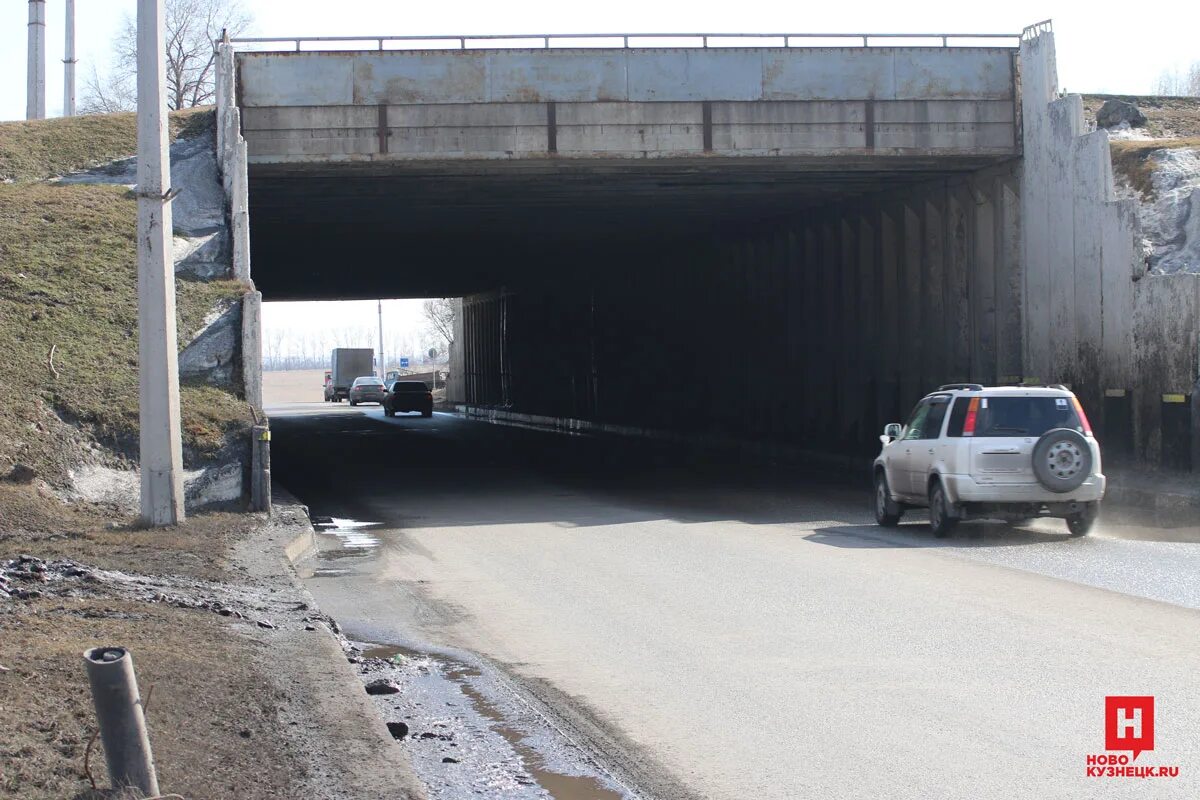 Тоннель в камышине. Тоннель кмк новокузнецк. Закрыли туннель. Воссоздатель хатлона. Стена тоннеля метро.