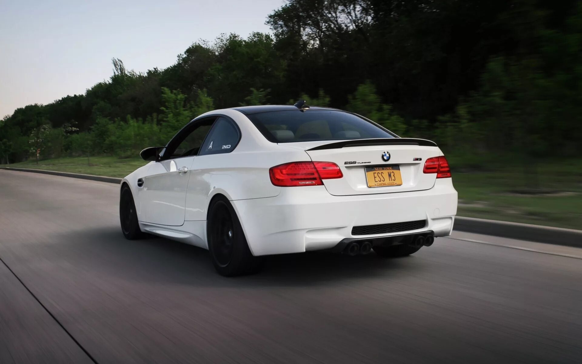 Bmw 3 задний. BMW m3 e92. BMW m3 e92 White. BMW e92 Coupe. BMW e92 Coupe m.