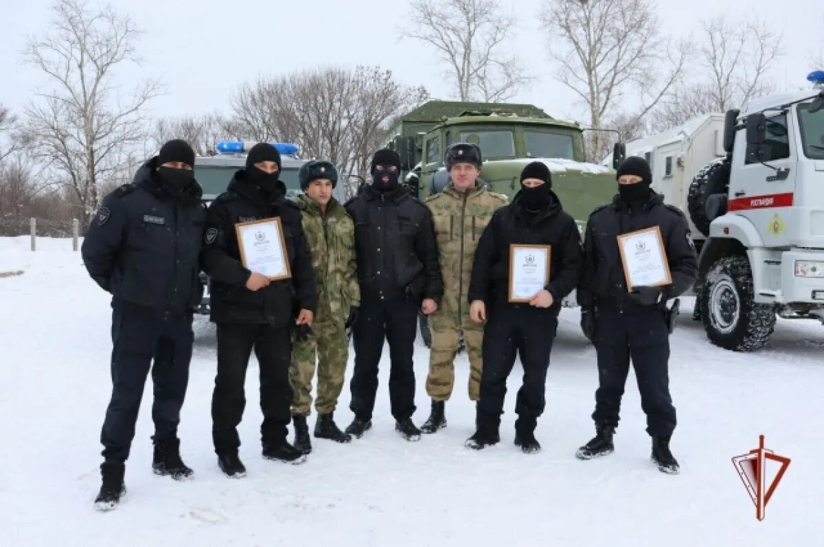 Омон на площади ленина хабаровск. ⭕️ омон избивает людей в хабаровске. Омон автозак. Русский оперативник фото. Рейд омон.