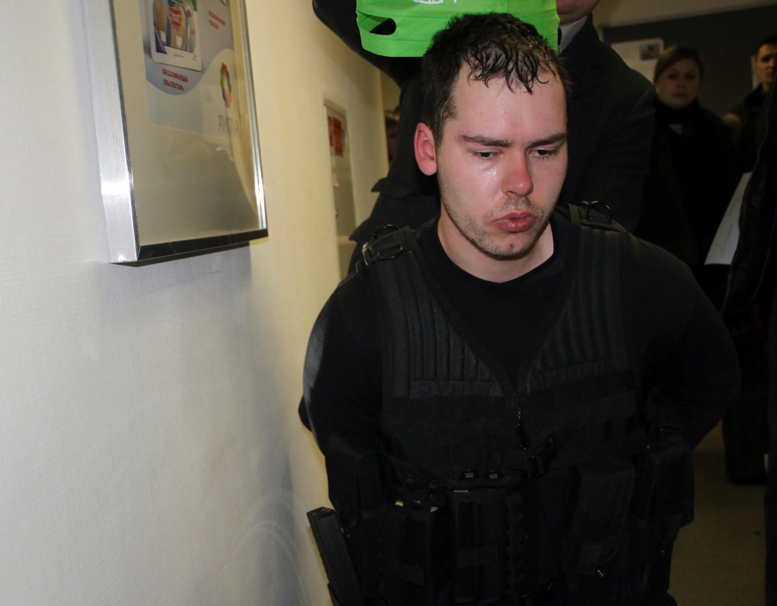 Смирнов расстрелял в метро. Дмитрий виноградов стрелок. Дмитрий виноградов стрелок. Шамсутдинов расстрелял сослуживцев. Русский брейвик дмитрий виноградов.