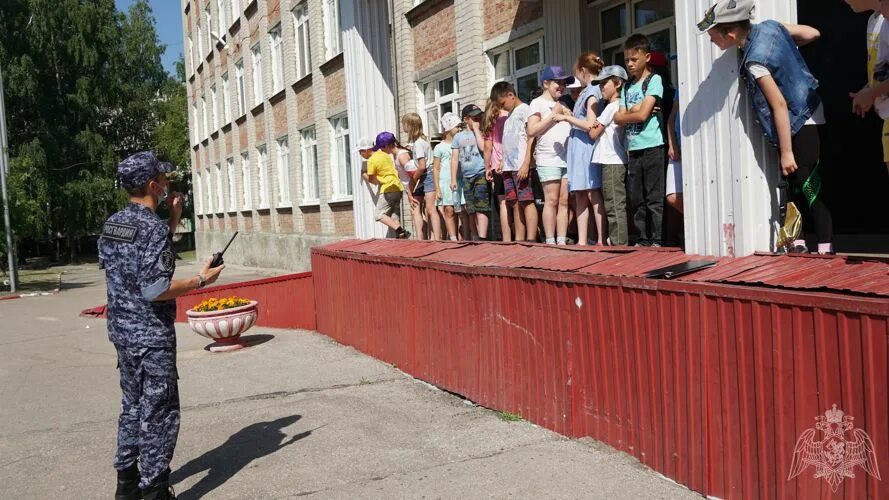 Лицей 6 волгоград. 11 лицей ульяновск. Школа в красном аксае ростов на дону. 11 лицей красноярск классы. 11 лицей ульяновск.