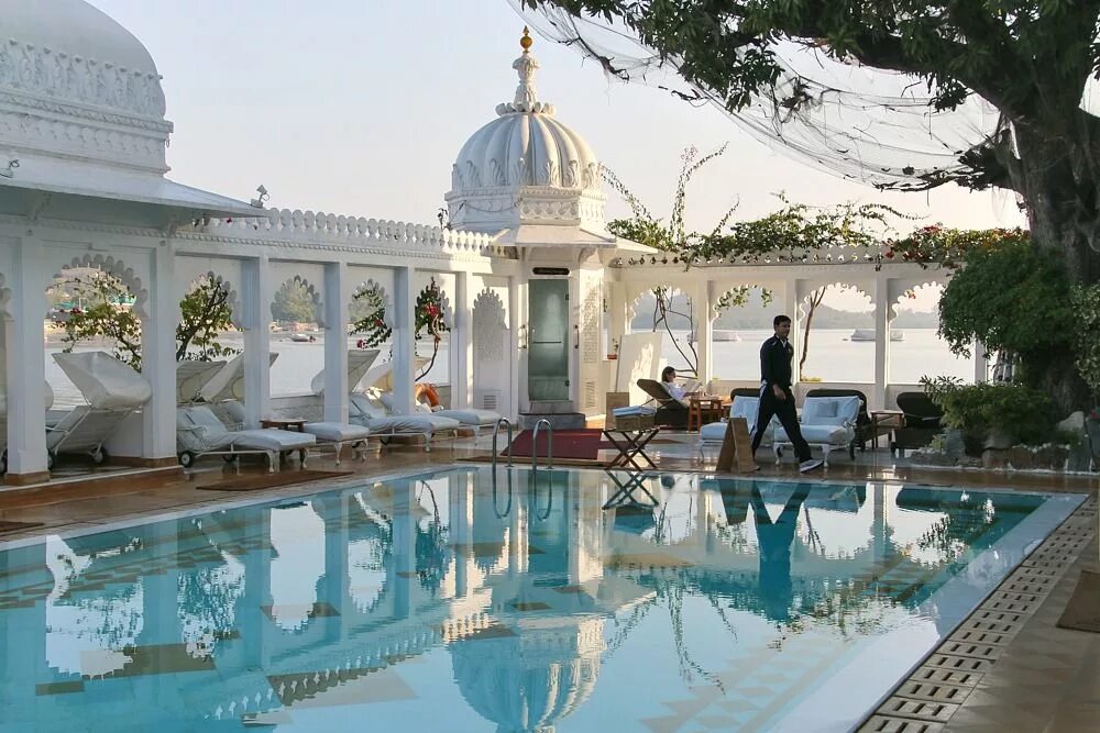 Taj lake. Дворец озера пикола. taj lake palace, udaipur. озерный дворец индия. taj lake palace спа.