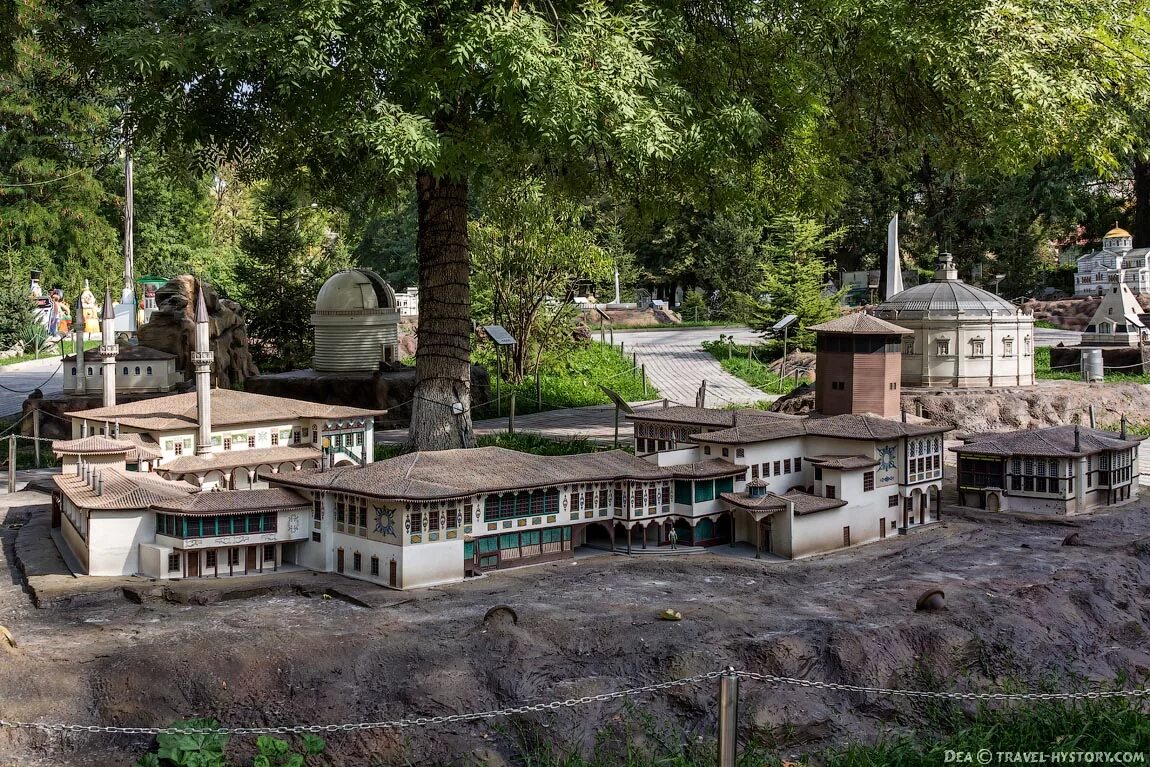 Парк миниатюр Бахчисарай. Бахчисарайский парк миниатюр Бахчисарай. Ханский дворец, парк миниатюр. Бахчисарай Ханский дворец парк миниатюр.