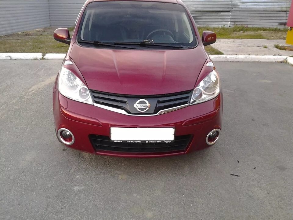 Ниссан ноут е12. Реснички на Ниссан ноут е11. Nissan Note 11. Ниссан ноут 2009 красный.