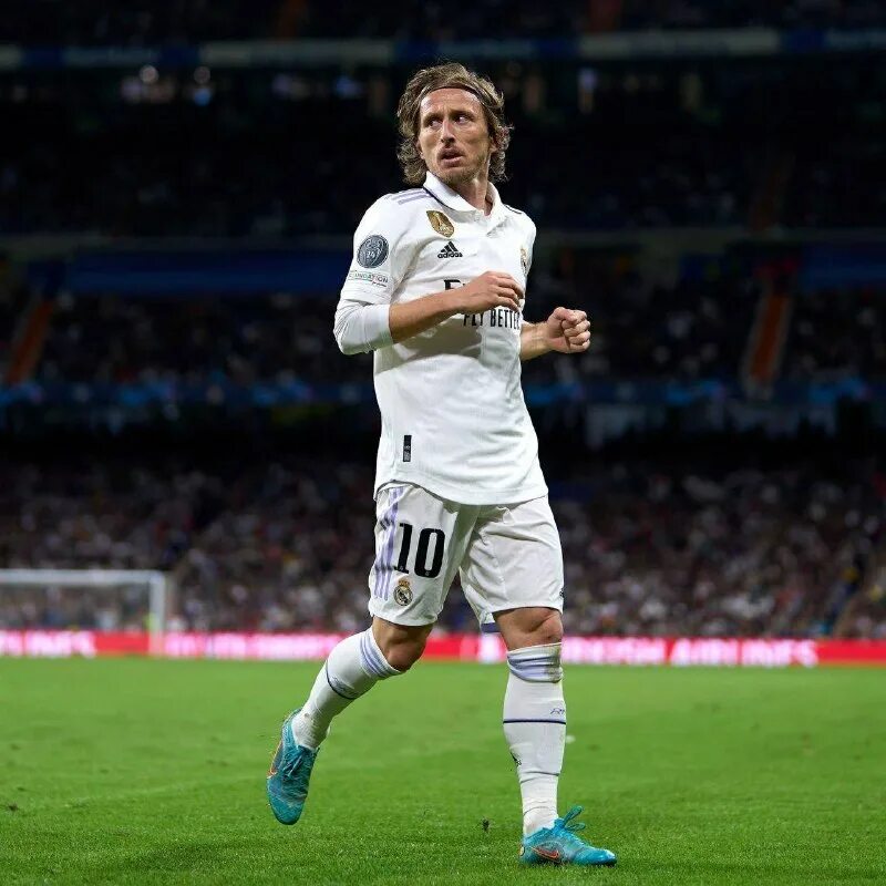 Автограф луки модрича. Модрич реал мадрид 2021. Модрич реал мадрид. Модрич реал мадрид. Лука модрич 2022.