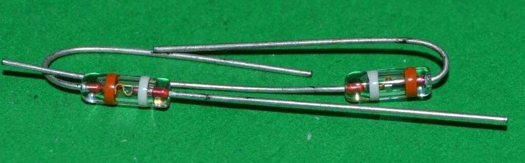 Стабилитрон 5v1 маркировка. Вольтах стабилитронов. 1n4738a стабилитрон. Вольт амперная характеристика стабилитрона. Стабилитрон 6v2 st.