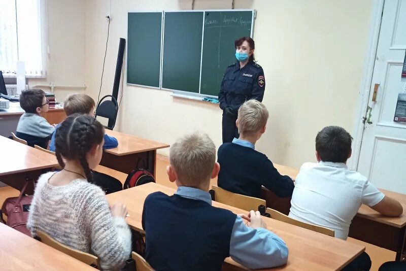 Школа полиции. Школа полиции спб. Полиция и подростки школа. Полицейский в школе. Полицейский в школе.