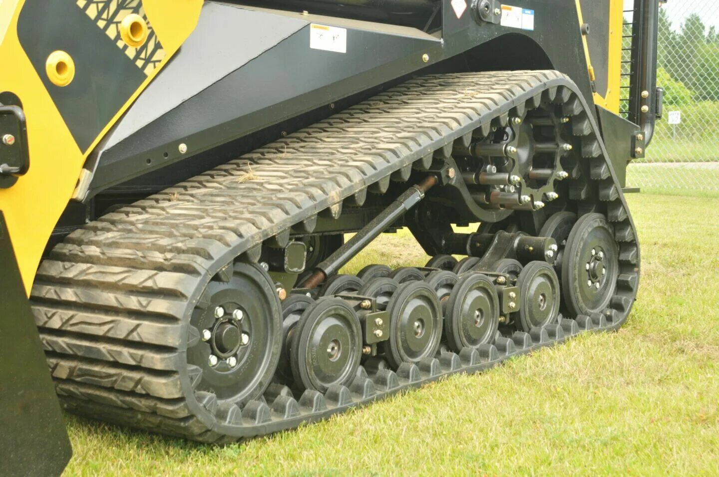 Гусянка экскаватора. Комплект гусениц ВГД 2500-02. Гусеничная лента Caterpillar Inc 3969704. Гусеничное шасси VTS-2500 track Set. Гусеничный движитель трактора.