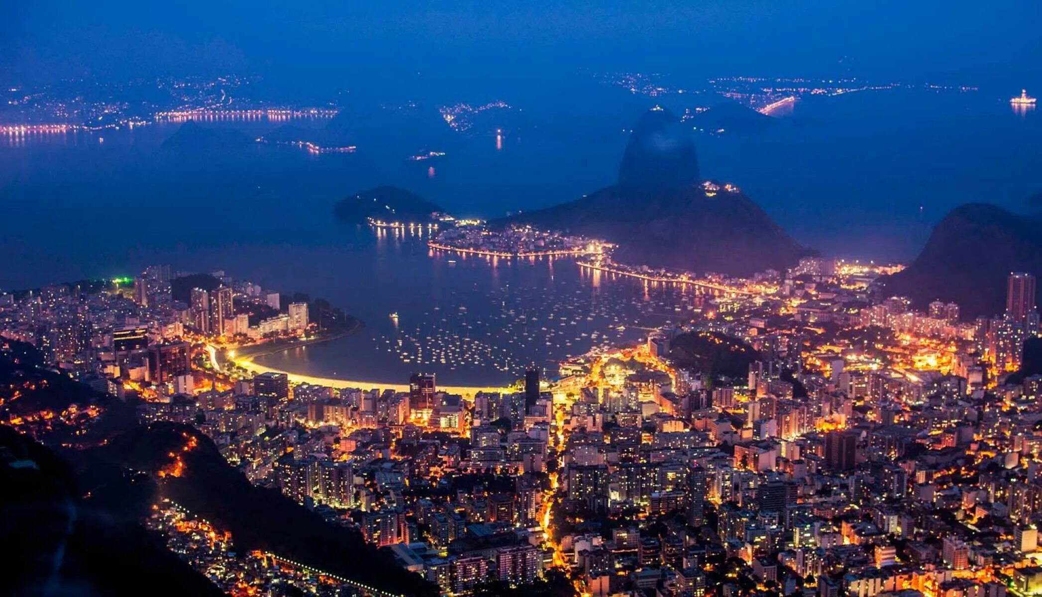 Ночной Рио де Жанейро. Рио-де-Жанейро. Рио де Жанейро сверху. Порт Бразилия Рио де Жанейро.