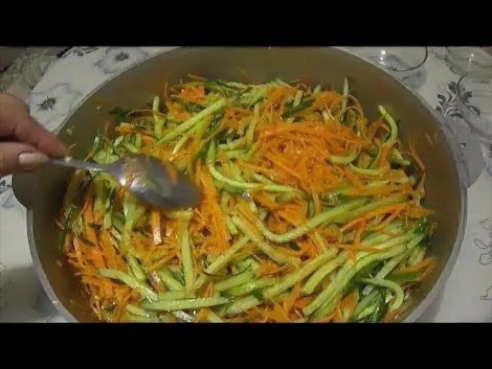 Салат из огурцов по-корейски на зиму - пальчики оближешь Салат из огурцов, Нацио