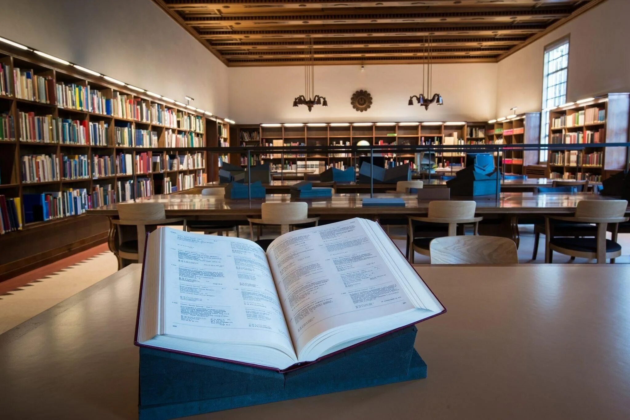 Сайт читальный зал. Оксфордский университет библиотека. Йельский университет библиотека. Библиотеки музеи Оксфордского университета. Читальный зал в библиотеке.