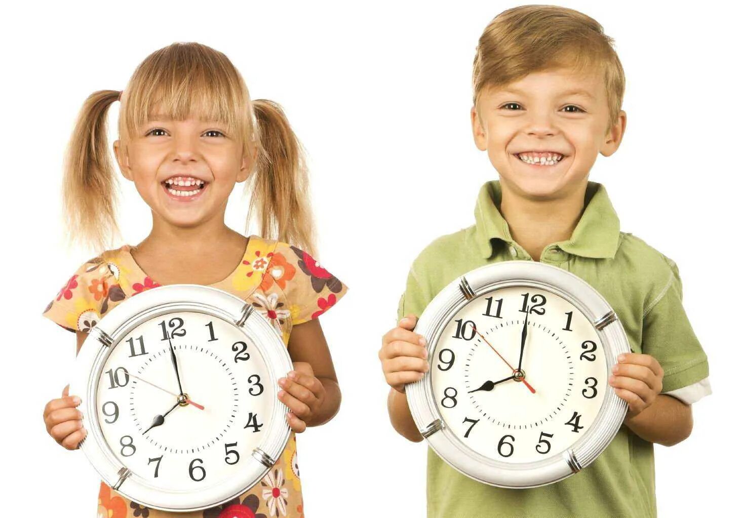 Время дети жизнь. Ребенок с часами. Часы для детей. Мальчик с часами. Часы режим дня для детей школьника.