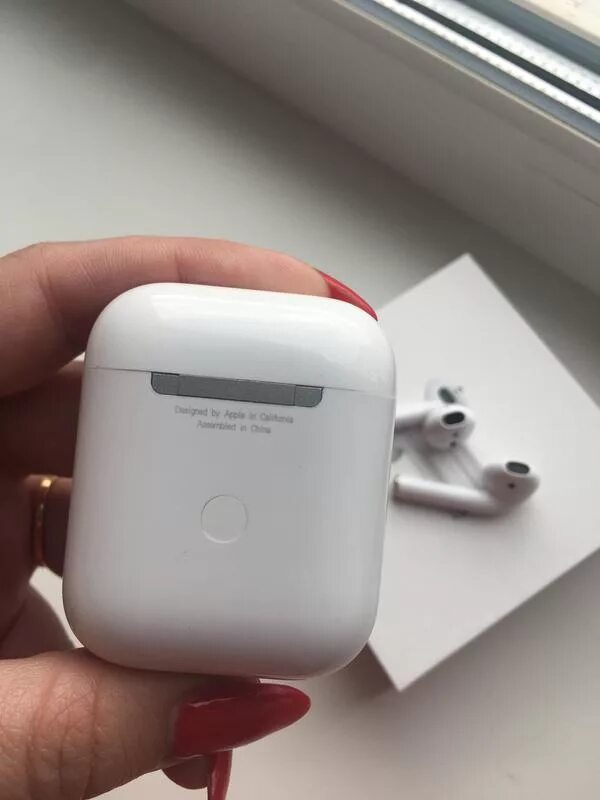 Airpods кнопка на кейсе. Айрподс 2. Кейс айрподс 2. AIRPODS Pro 2 Charging Case. Earpods with Wireless Charging Case.