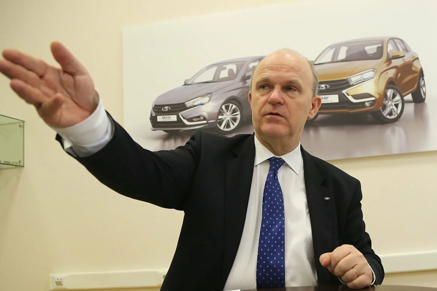 Здание автоваза в тольятти. Работники автоваза. Больница автоваз. Завод автоваз тольятти. Автоваз недоволен.