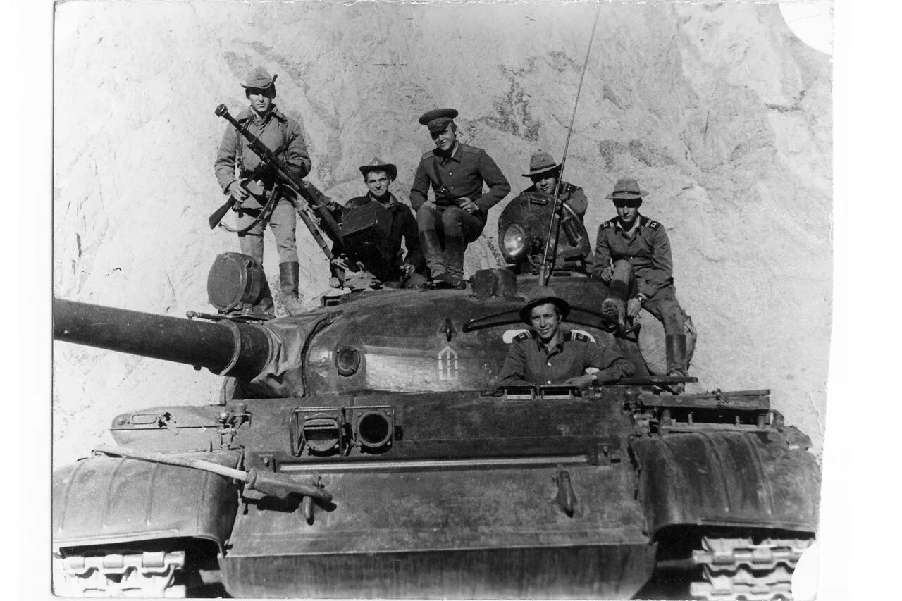 мероприятие в библиотеке афганской эхо. эхо афганской войны. эхо афганской войны урок мужества. американские солдаты в афганистане 1989. книга эхо афганских гор.