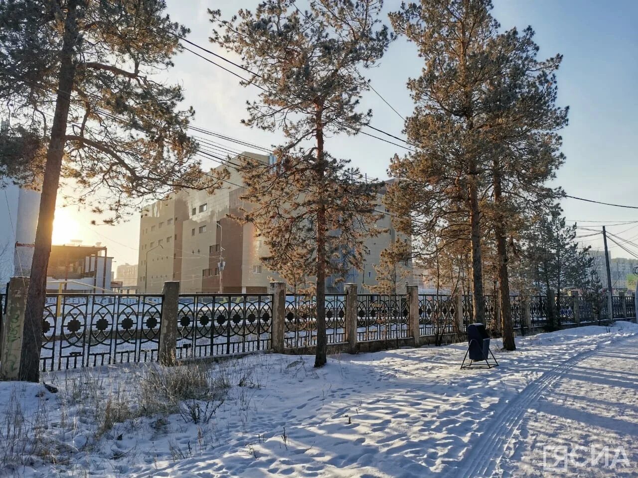 Якутия апрель. Якутск в апреле. якутск март. апрель по якутски. якутск в марте.