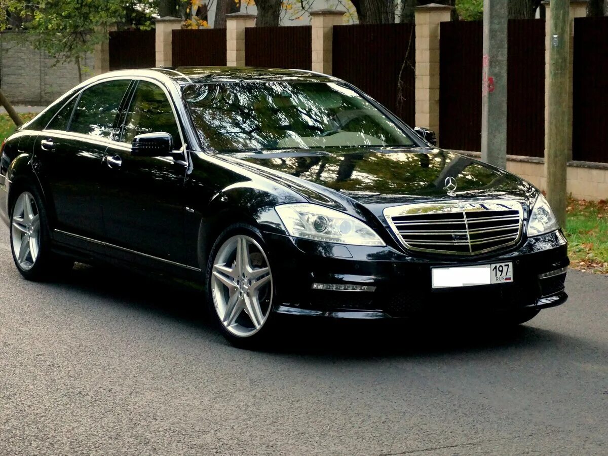 Mercedes s500 long w221. Мерседес 221 Лонг. Mercedes s class w221 long. Мерседес с 500 Лонг.