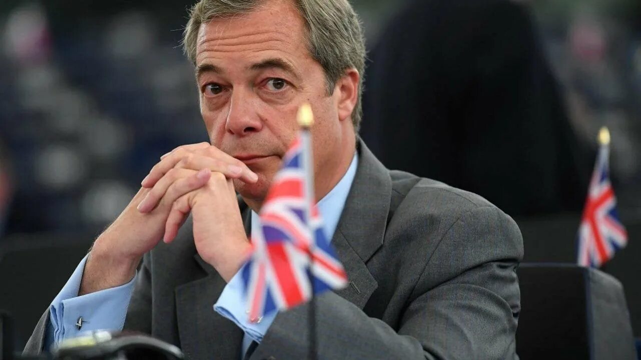 Найджел фараж британский политик. Фарадж великобритания. Фарадж британия. Британские политики. Найджел фарадж британский политик.