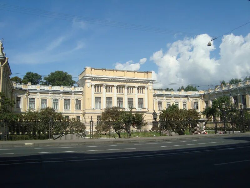 Николаевская академия