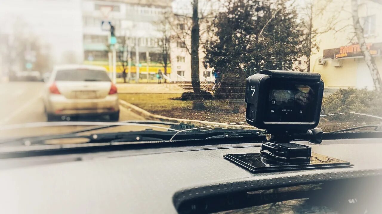 Видеорегистратор помеха. Видеорегистратор Mitsubishi. Видеорегистратор с 5. GOPRO видеорегистратор. CAMBOX видеорегистратор.