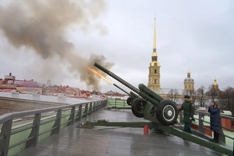 Говорящие пушки. Пушки петропавловской крепости.
