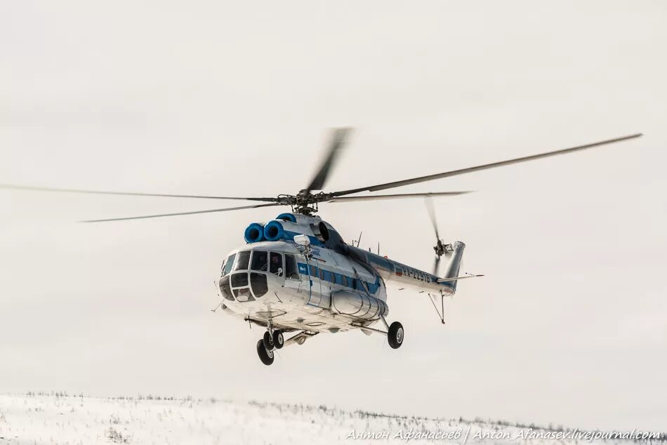 Ми-8 вертолёт. Вертолет ми8 белый. Грузовой вертолёт ми-8. Вертолет ми8 Чукотка. Ми 8 операция