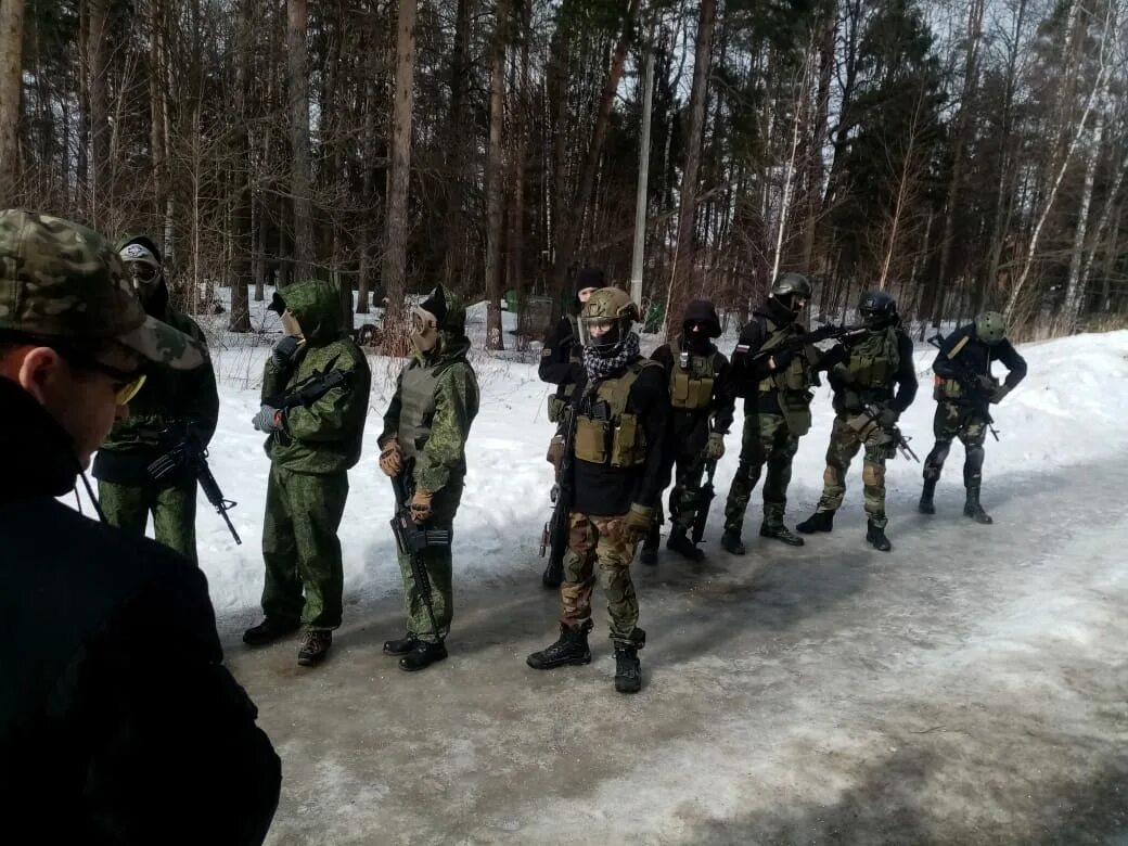 Спортивный страйкбол. Открытая игра страйкбол. Страйкбол открытая игра. Escape from tarkov косплей. Киднапа страйкбол.