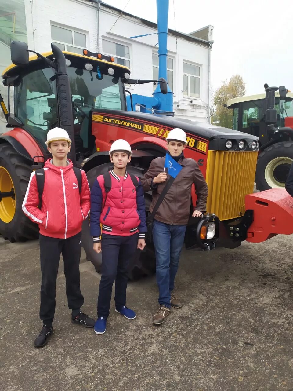 Нпк профессии. Математика в профессиях наших родителей. Нпк профессии. Профессия плотник описание профессии. Надымский профессиональный колледж специальности.