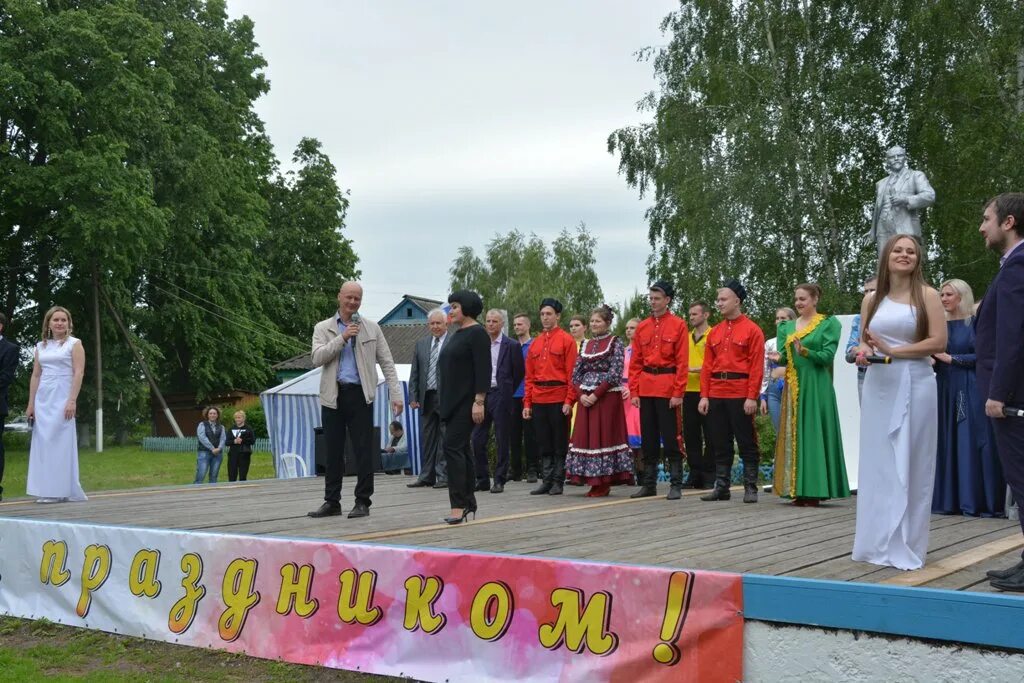 День района в Змиевке. Село Никольское Свердловский район. Пгт Змиевка. Змиёвка Орловская область. Погода змиевка свердловского района на неделю