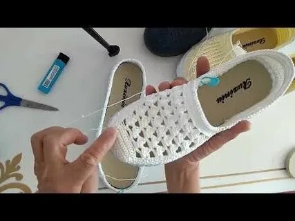 Ана ұлдарымен стриптиз билейді