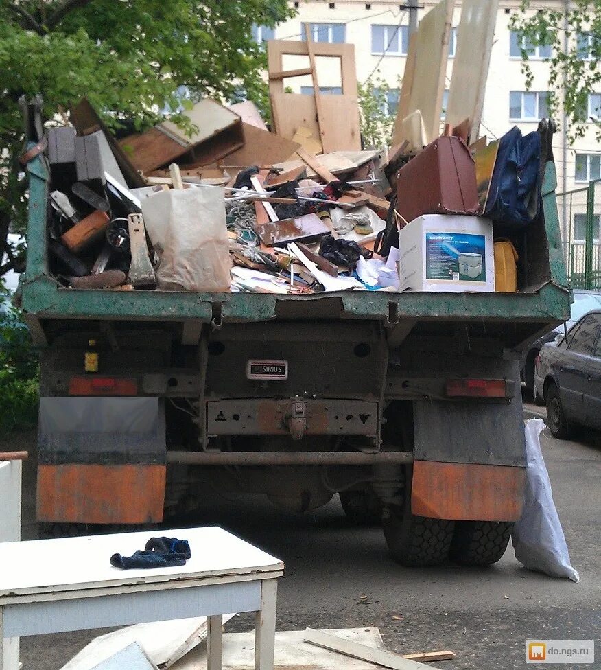 Демонтаж вывоз старой мебели. Вывоз ненужных вещей.