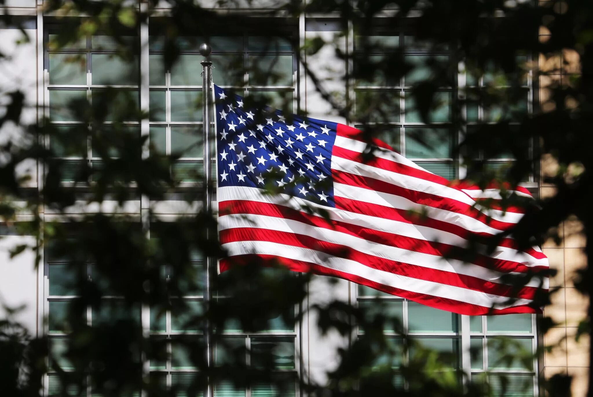 Флаг америки 2022 года. Санкции против россии. Сша расширил. Изготавливает сша. Сша расширил.