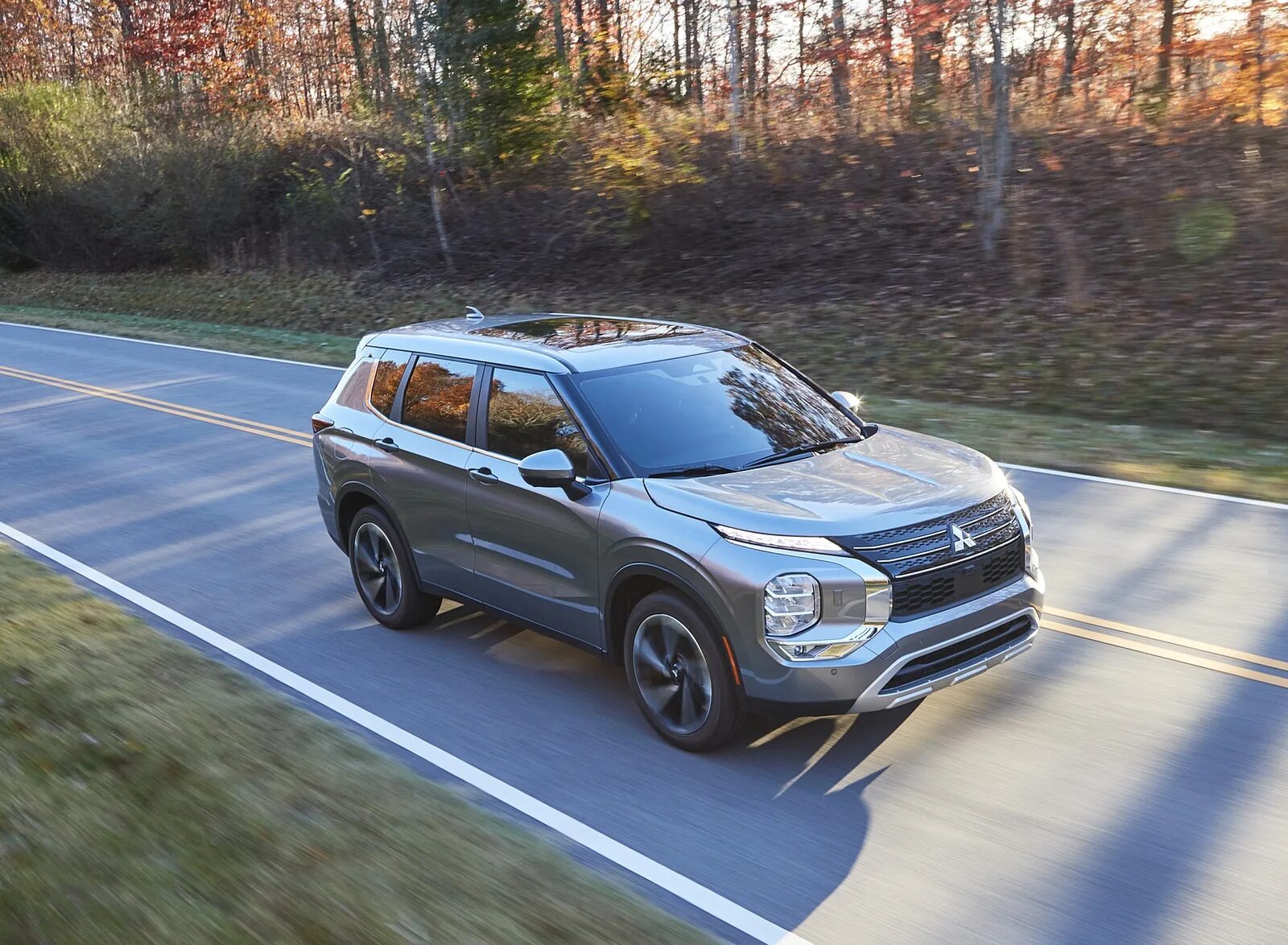 Mitsubishi outlander 2022. Mitsubishi outlander 2022. Новый мицубиси аутлендер 2022. Митсубиси аутлендер 2021. Новый mitsubishi outlander 2022.