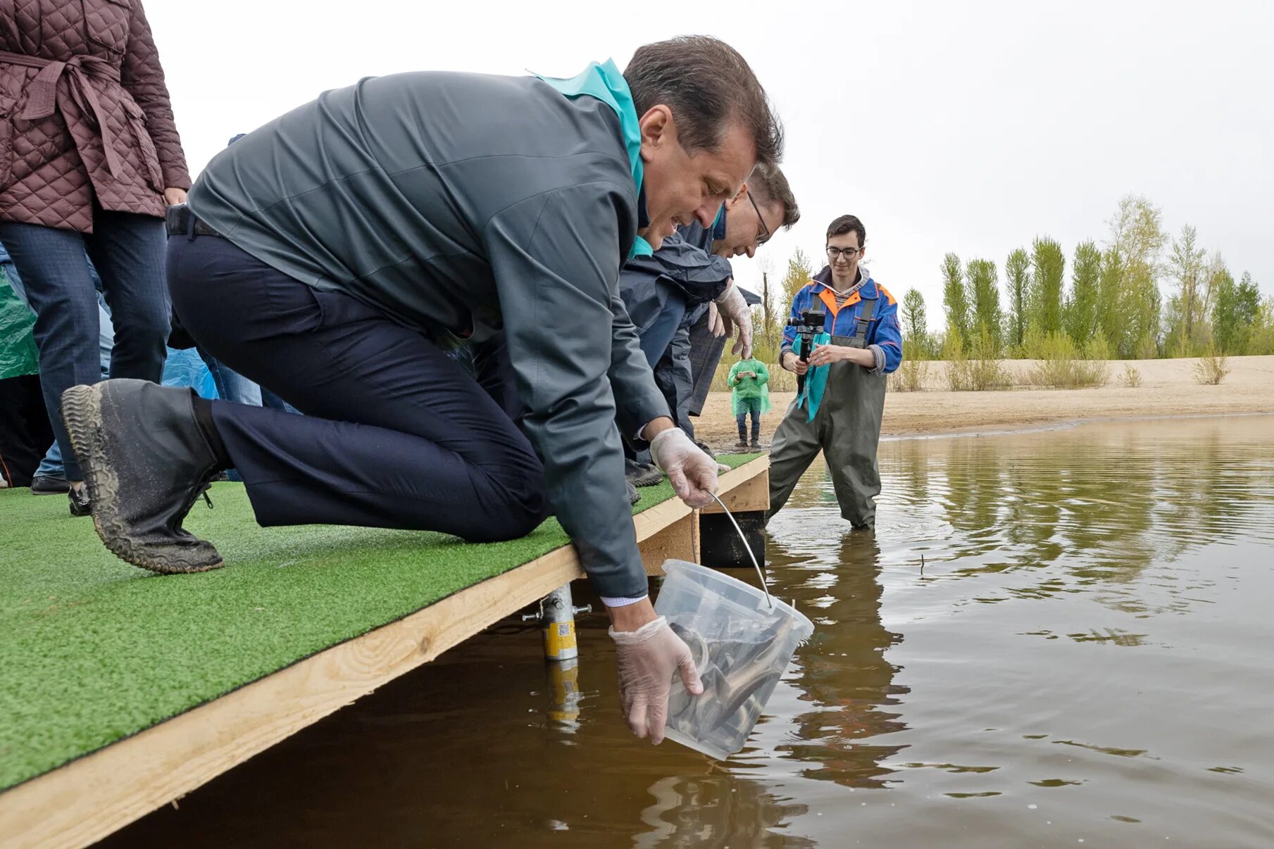 Новости сегодня про воду. Eau. Кран с водой. Чистая вода фон. Новости сегодня про воду.