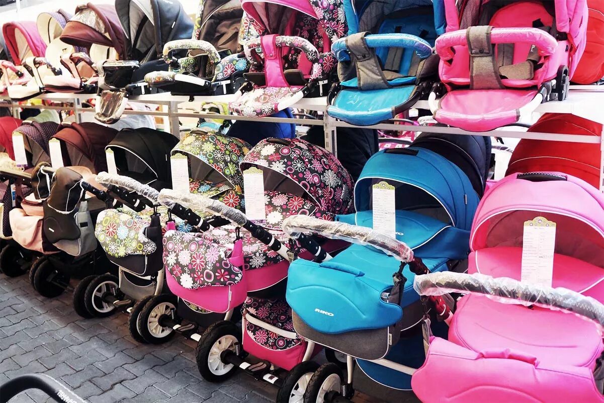 Детские коляски детский мир. Магазин детский товаров. Детский магазин колясок. Лель коляски липецк. Много колясок.