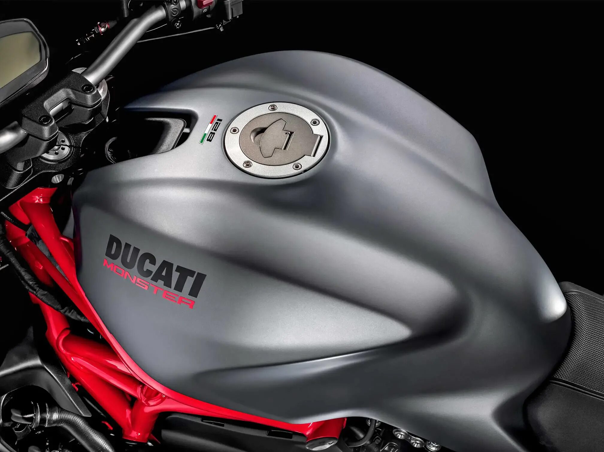 Ducati monster 821. Ducati 821. Дукати монстр 821. Ducati Monster 821 Хагер. Крыло Ducati Monster 821.