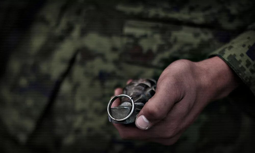 метание боевых гранат. метание гранат из окопа. российско шведские учения снежинка 2007. метание ручных боевых гранат. метание ручной боевой гранаты.