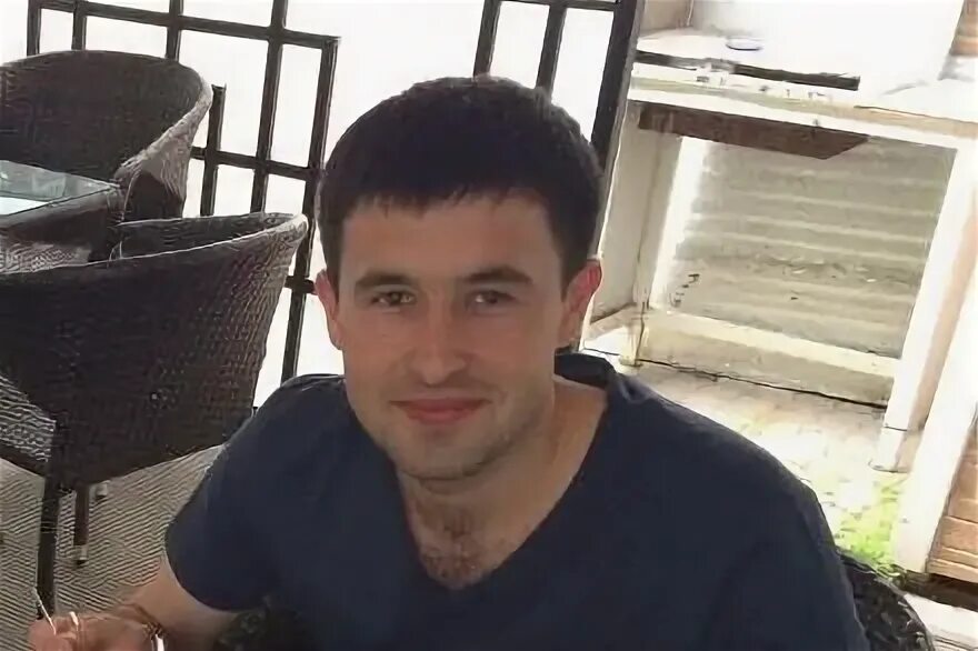 Сколько лет максиму ашурову