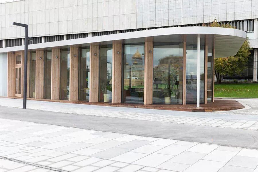 Киоски на набережной тюмени. Пергола гарда аданат. Парк примавера wowhaus. Павильон набережная. Парковые навесы и перголы.