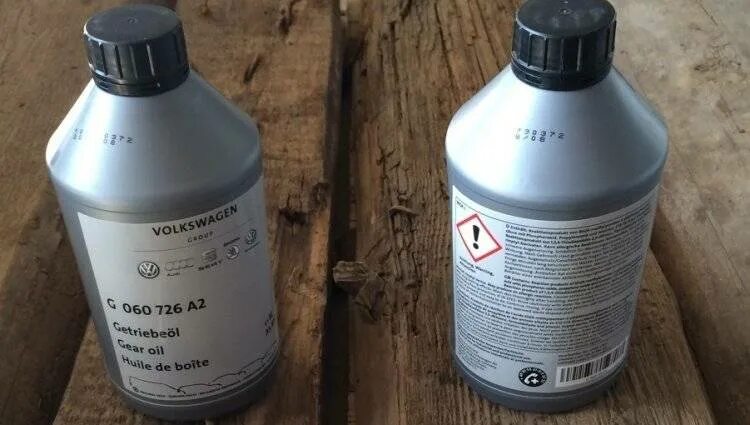 Масло в фольксваген поло седан 2012. Vw g 052 527 a2. масло мкпп поло седан 1.6 артикул. vw g 055 512 a2. масло трансмиссионное vag для мкпп.