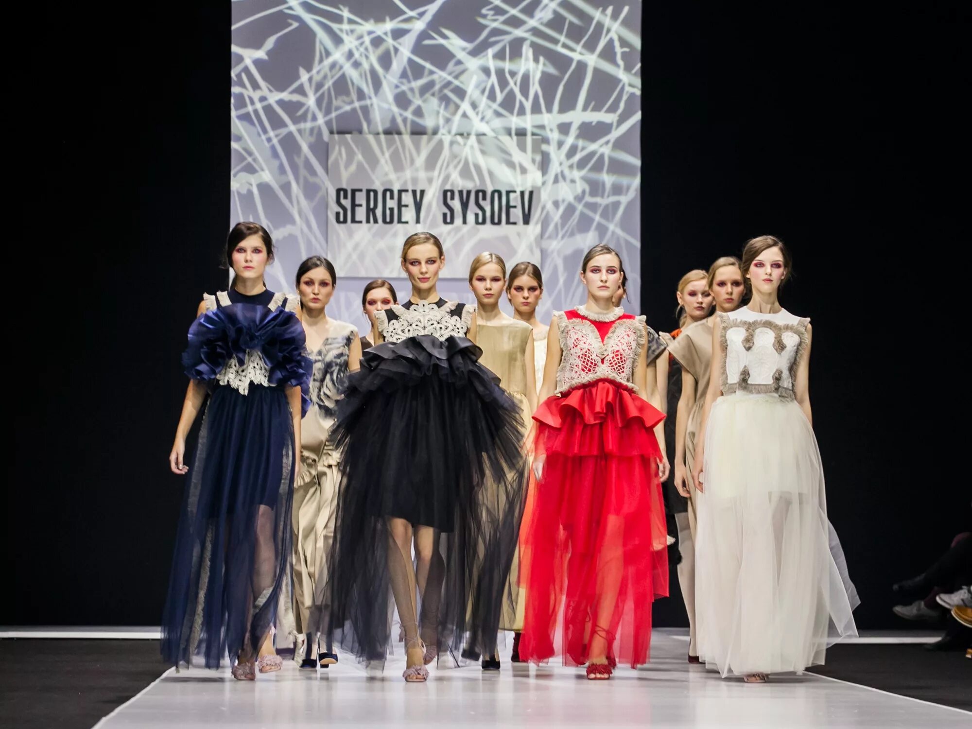 Бунка фэшн колледж. Школа моды ecole de la chambre syndicale de la couture parisienne. Высшая школа моды. Высшая школа моды. Молодые дизайнеры одежды.