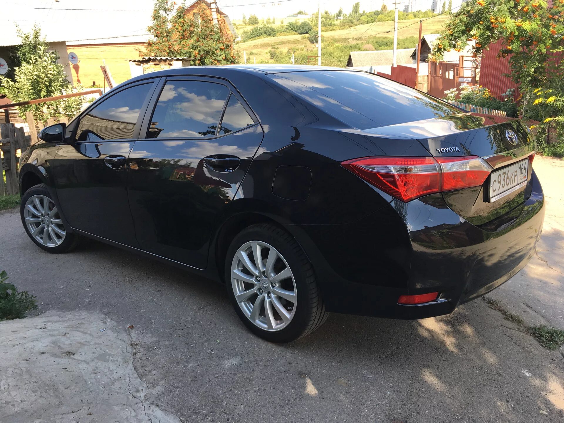 Corolla e150 r18. Диски toyota corolla 2014. Тойота королла 2008 1. Тойота королла е150 рестайлинг. Toyota corolla r.
